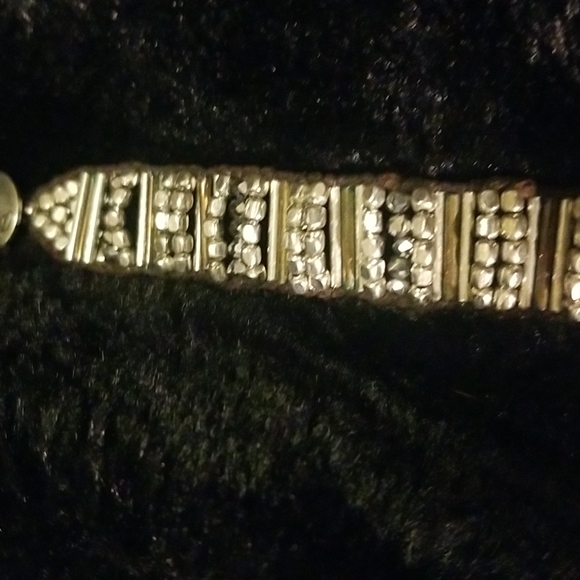 AMERICAN EAGLE OUTFITTERS Bracelet with Silver tone beads and faux sparkles. - Picture 4 of 11